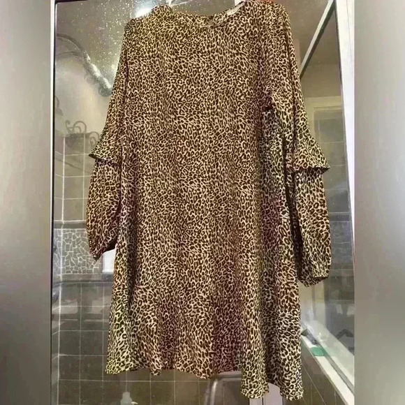 Andreè women’s animal print dress with ruffles. Size Large. Never Worn. - Picture 2 of 3
